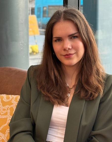 Henrietta, Founder & Managing Director
